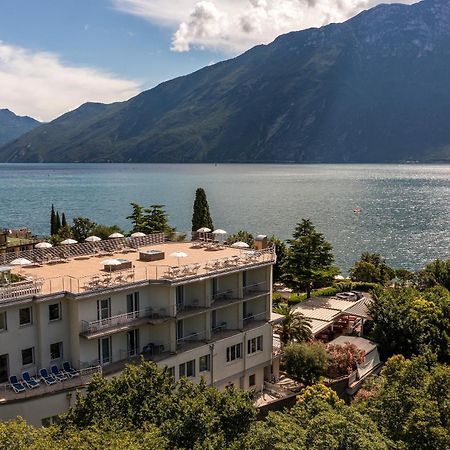 Hotel Sogno Del Benaco リモーネ・スル・ガルダ エクステリア 写真