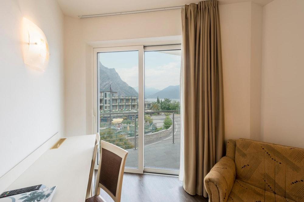 Hotel Sogno Del Benaco リモーネ・スル・ガルダ エクステリア 写真