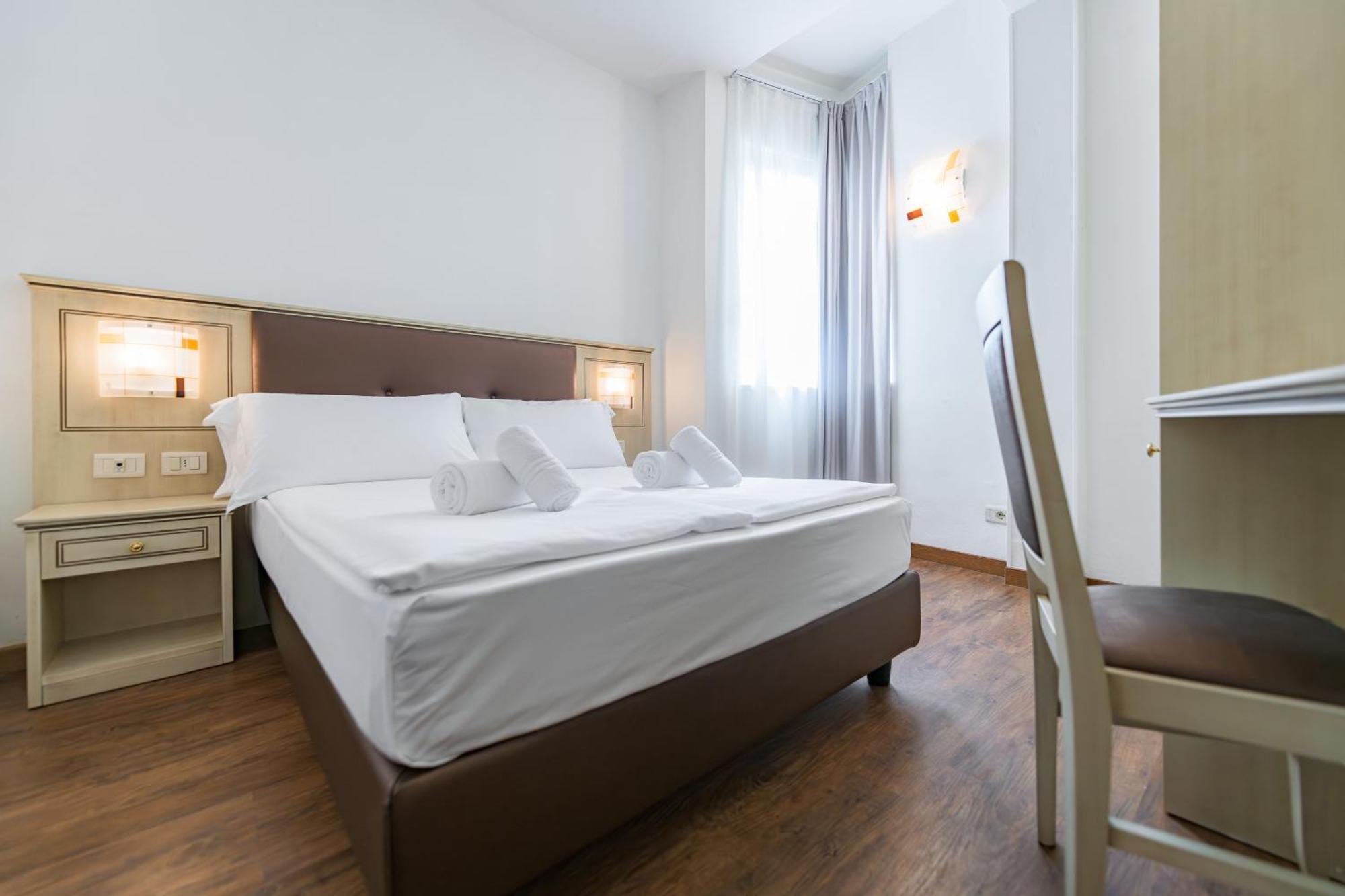 Hotel Sogno Del Benaco リモーネ・スル・ガルダ 部屋 写真