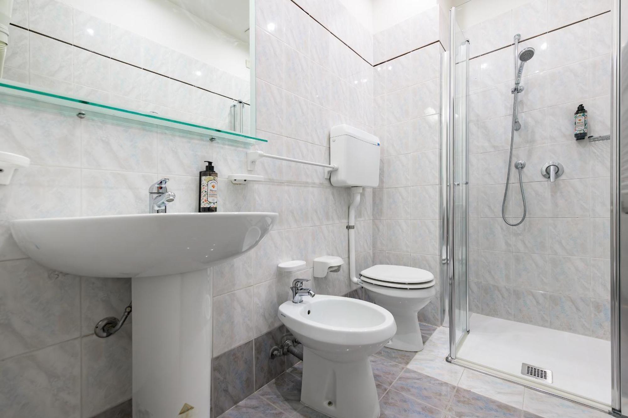 Hotel Sogno Del Benaco リモーネ・スル・ガルダ 部屋 写真