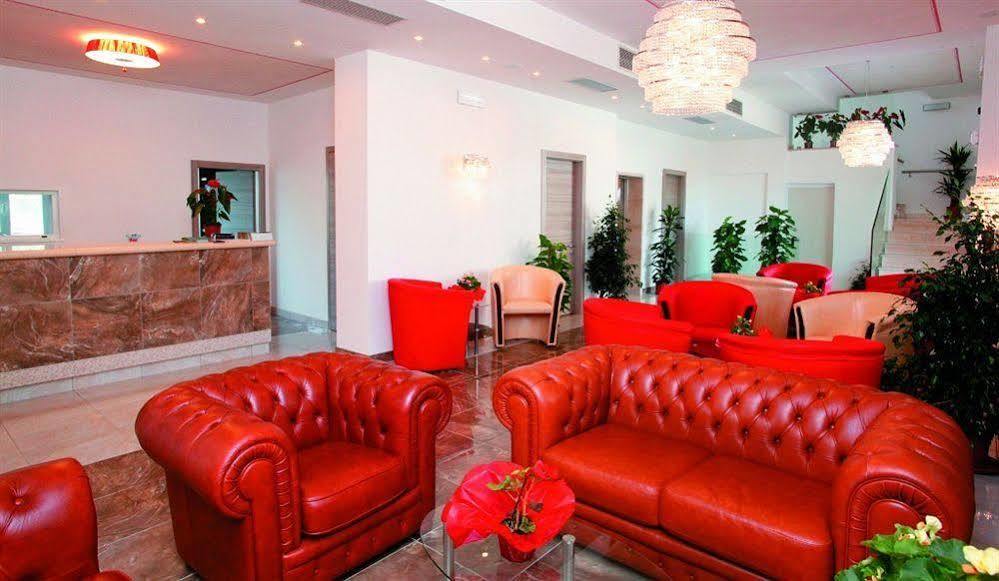 Hotel Sogno Del Benaco リモーネ・スル・ガルダ エクステリア 写真