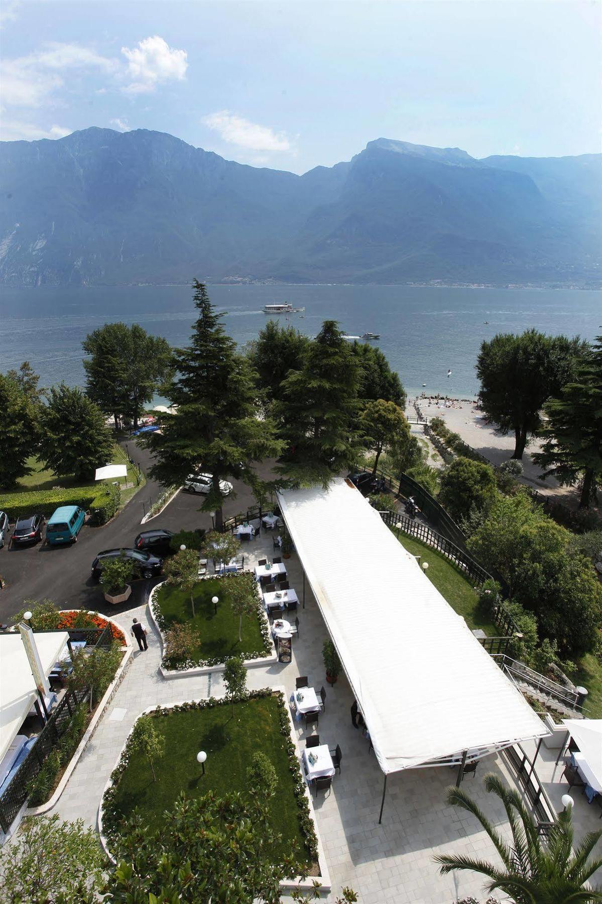 Hotel Sogno Del Benaco リモーネ・スル・ガルダ エクステリア 写真