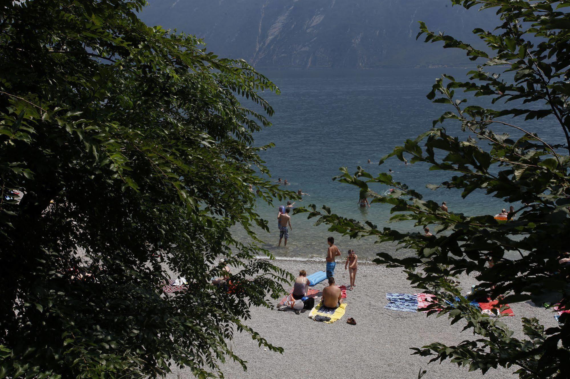 Hotel Sogno Del Benaco リモーネ・スル・ガルダ エクステリア 写真