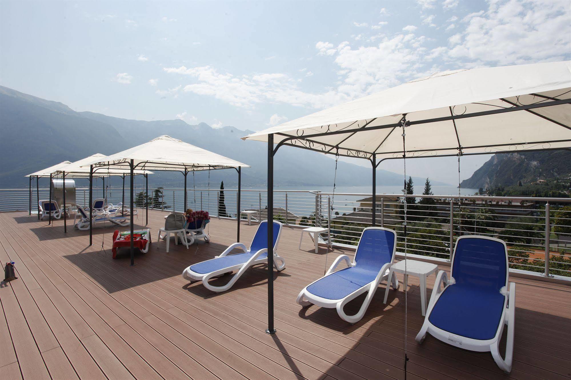 Hotel Sogno Del Benaco リモーネ・スル・ガルダ エクステリア 写真